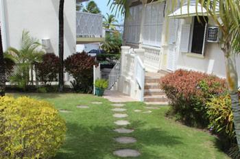 Southern Surf Beach Apartments Rockley Esterno foto