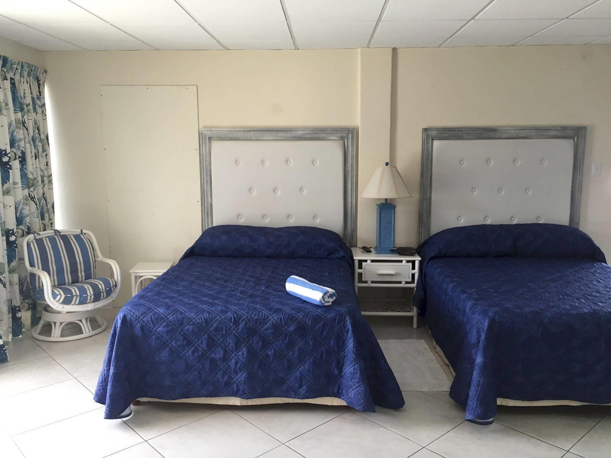 Southern Surf Beach Apartments Rockley Esterno foto