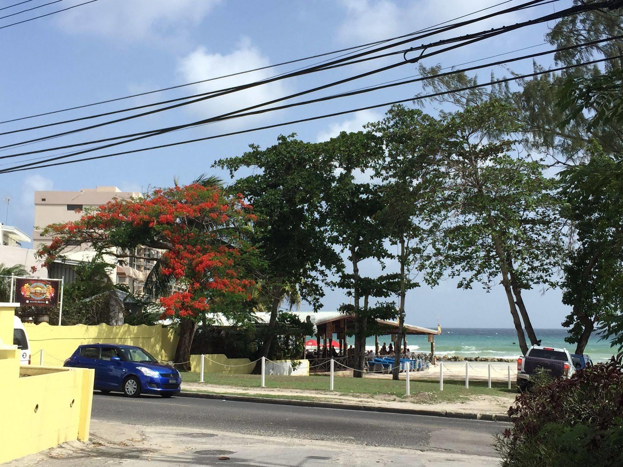 Southern Surf Beach Apartments Rockley Esterno foto