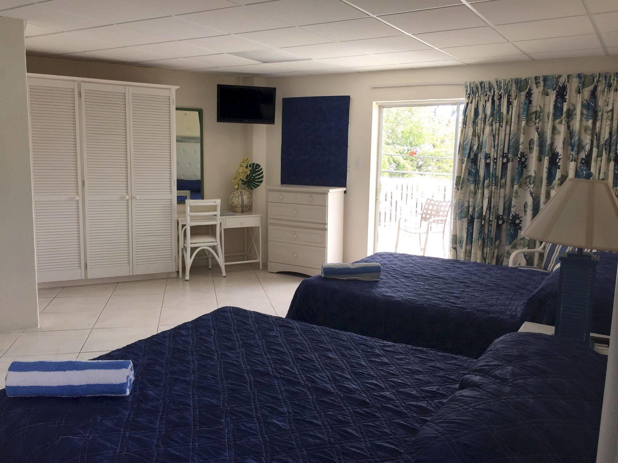 Southern Surf Beach Apartments Rockley Esterno foto