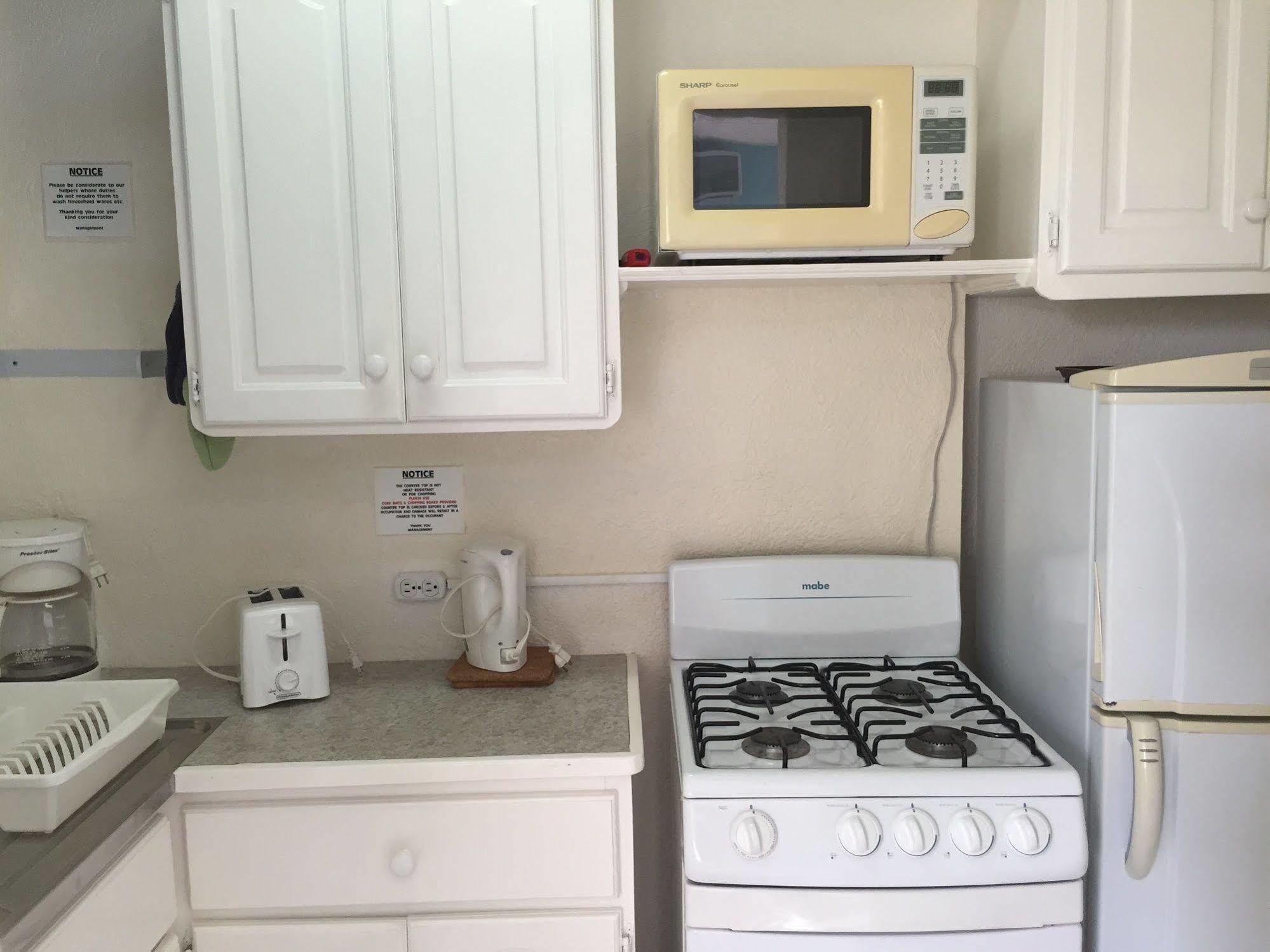 Southern Surf Beach Apartments Rockley Esterno foto