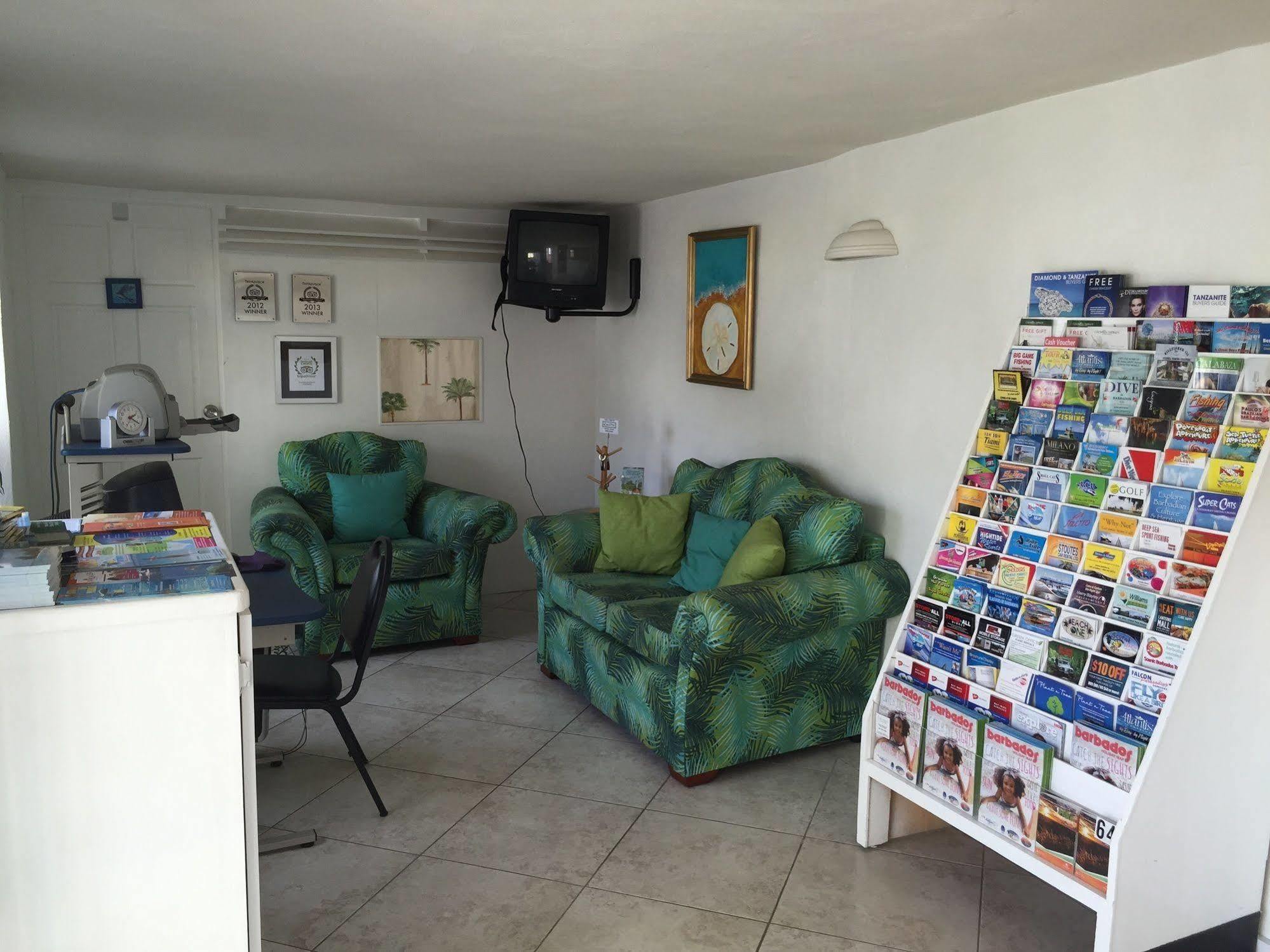 Southern Surf Beach Apartments Rockley Esterno foto