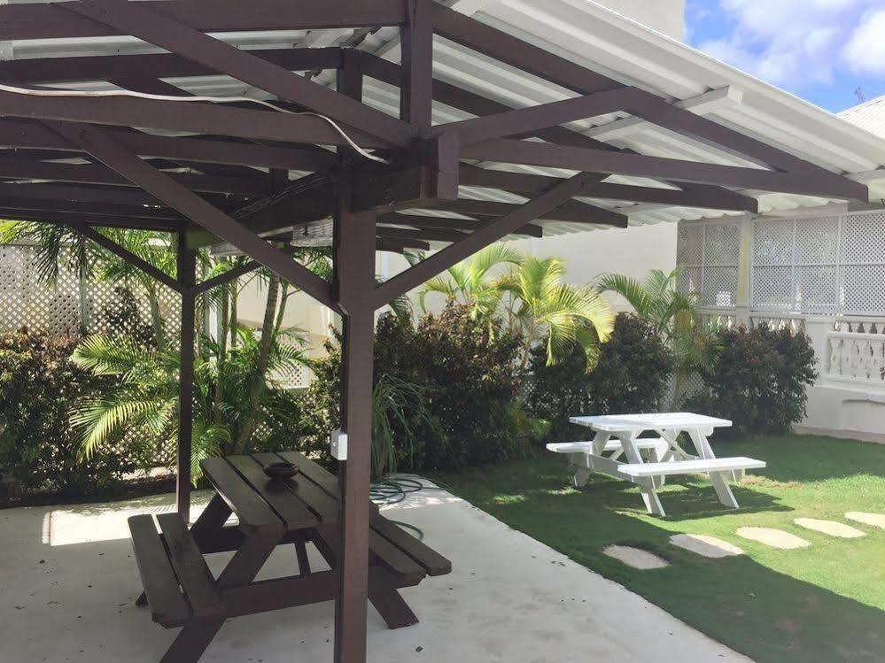 Southern Surf Beach Apartments Rockley Esterno foto